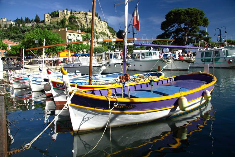 Un emplacement de bateau idéalement situé et proche des calanques de la côte bleue à Marseille